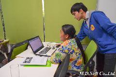 วิทยากรตอบคำถามผู้เข้าร่วมอบรมและแก้ไขปัญหาที่พบ