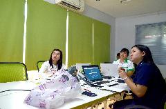 ทีมวิทยากรอธิบายการใช้งานในระบบ Odoo ให้กับผู้เข้าร่วมอบรม